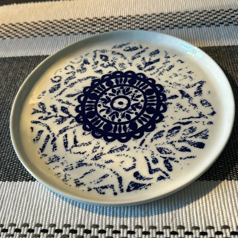 Salad Plate. Crate&Barrel. White and Blue